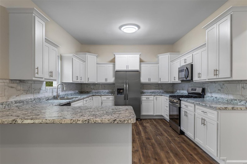 300 Lewis Street, Park Hills, Missouri 63601, 3 Bedrooms Bedrooms, 5 Rooms Rooms,1 BathroomBathrooms,Residential,For Sale,Lewis,MAR25029185