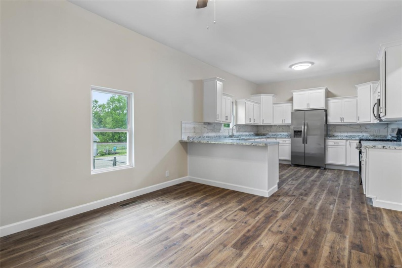 300 Lewis Street, Park Hills, Missouri 63601, 3 Bedrooms Bedrooms, 5 Rooms Rooms,1 BathroomBathrooms,Residential,For Sale,Lewis,MAR25029185
