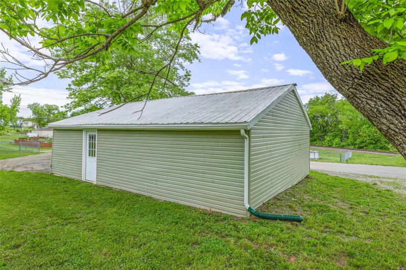 300 Lewis Street, Park Hills, Missouri 63601, 3 Bedrooms Bedrooms, 5 Rooms Rooms,1 BathroomBathrooms,Residential,For Sale,Lewis,MAR25029185