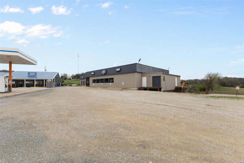 6100 Highway Y, French Village, Missouri 63036, ,Commercial Sale,For Sale,Highway Y,MAR25020354