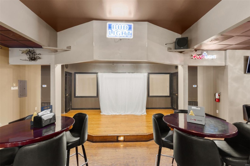 6100 Highway Y, French Village, Missouri 63036, ,Commercial Sale,For Sale,Highway Y,MAR25020354