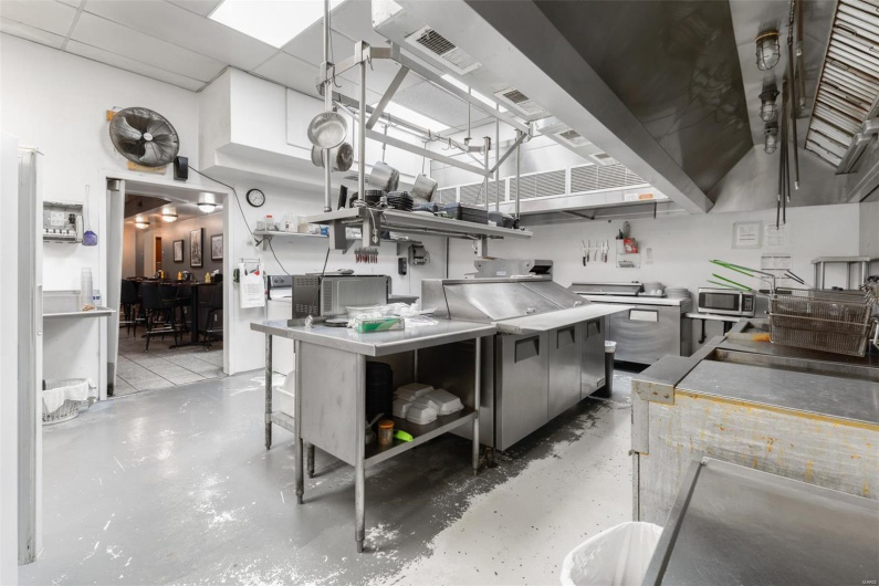 6100 Highway Y, French Village, Missouri 63036, ,Commercial Sale,For Sale,Highway Y,MAR25020354