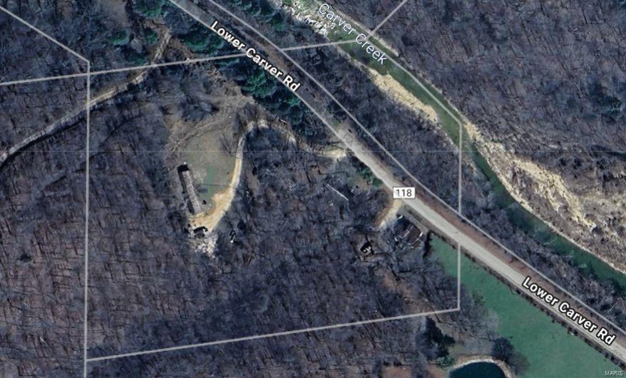 map showing the 8 acres is on both sides of the road. creek front of Carver Creeek