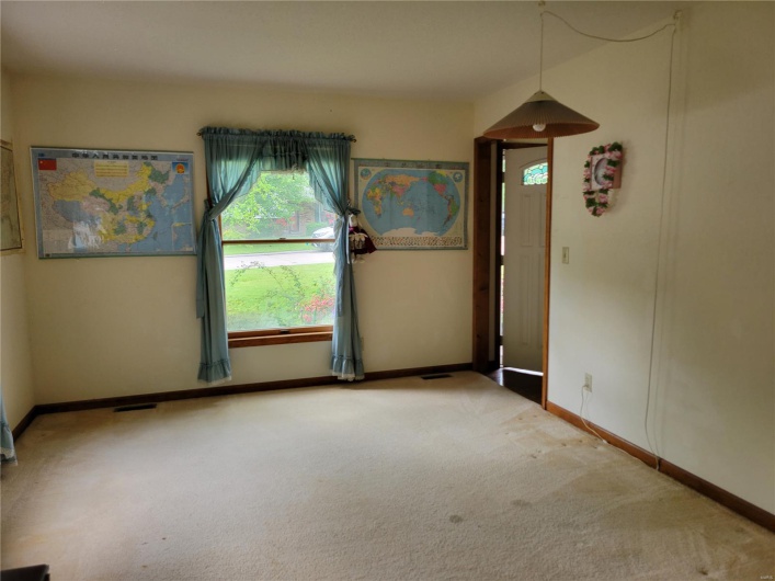 2230 Earleen Street, Cape Girardeau, Missouri 63701, 5 Bedrooms Bedrooms, 6 Rooms Rooms,1 BathroomBathrooms,Residential,For Sale,Earleen,MAR25029415