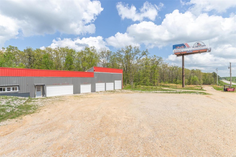 17883 Highway 60, Ellsinore, Missouri 63901, ,Commercial Sale,For Sale,Highway 60,MAR25029363
