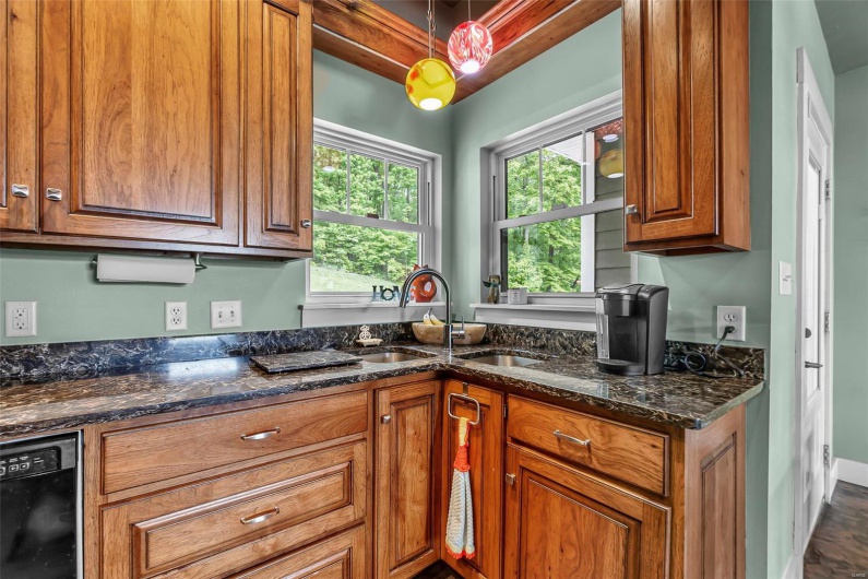 2325 Brister Hill Drive, Cape Girardeau, Missouri 63701, 3 Bedrooms Bedrooms, 8 Rooms Rooms,2 BathroomsBathrooms,Residential,For Sale,Brister Hill,MAR25028998