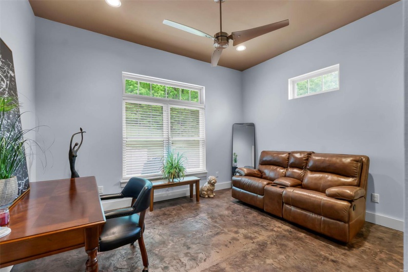 2325 Brister Hill Drive, Cape Girardeau, Missouri 63701, 3 Bedrooms Bedrooms, 8 Rooms Rooms,2 BathroomsBathrooms,Residential,For Sale,Brister Hill,MAR25028998