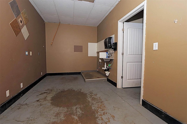 522 Benham Street, Bonne Terre, Missouri 63628, ,Commercial Sale,For Sale,Benham,MAR25029104