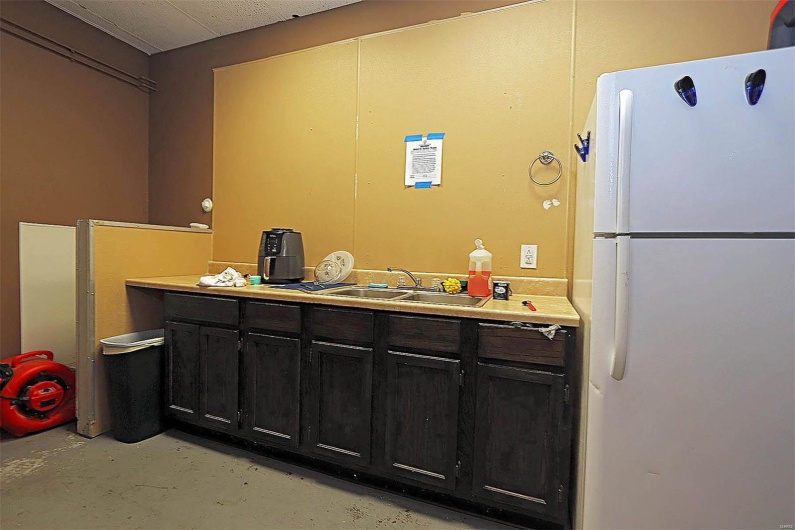 522 Benham Street, Bonne Terre, Missouri 63628, ,Commercial Sale,For Sale,Benham,MAR25029104
