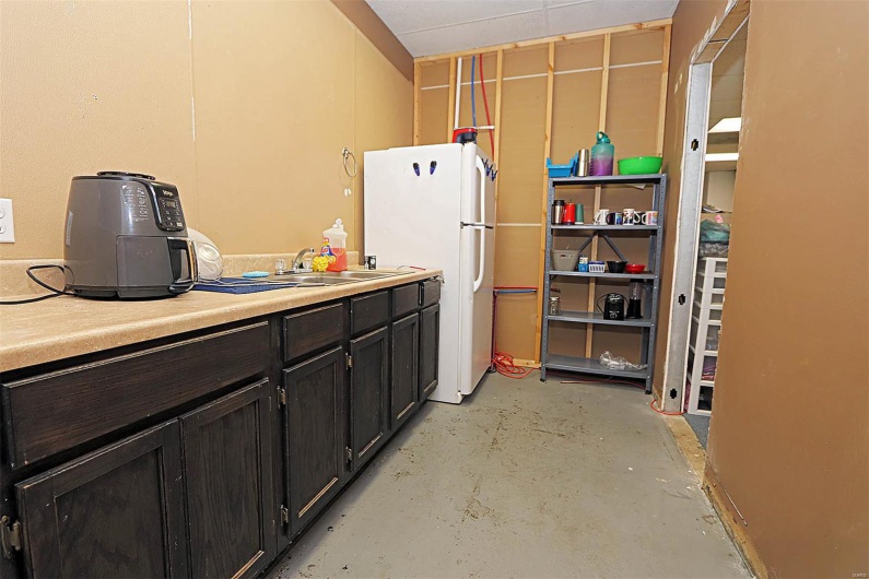 522 Benham Street, Bonne Terre, Missouri 63628, ,Commercial Sale,For Sale,Benham,MAR25029104