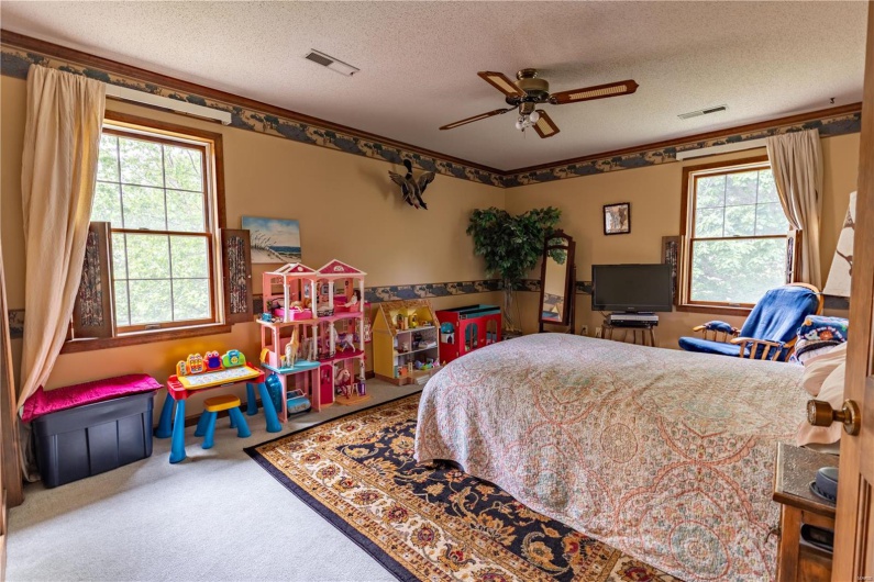 401 Roosevelt Street, Matthews, Missouri 63828, 4 Bedrooms Bedrooms, 7 Rooms Rooms,2 BathroomsBathrooms,Residential,For Sale,Roosevelt,MAR25029487