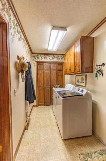 401 Roosevelt Street, Matthews, Missouri 63828, 4 Bedrooms Bedrooms, 7 Rooms Rooms,2 BathroomsBathrooms,Residential,For Sale,Roosevelt,MAR25029487