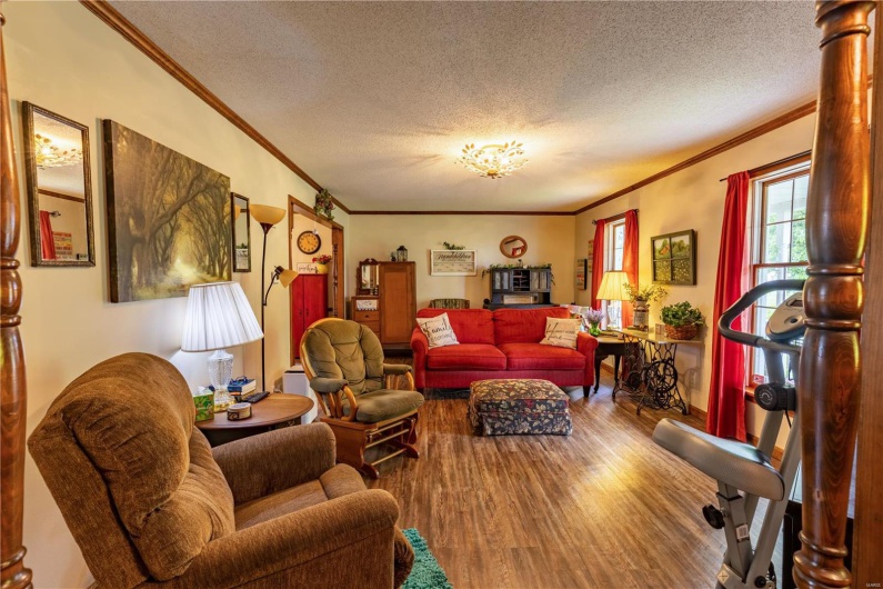 401 Roosevelt Street, Matthews, Missouri 63828, 4 Bedrooms Bedrooms, 7 Rooms Rooms,2 BathroomsBathrooms,Residential,For Sale,Roosevelt,MAR25029487