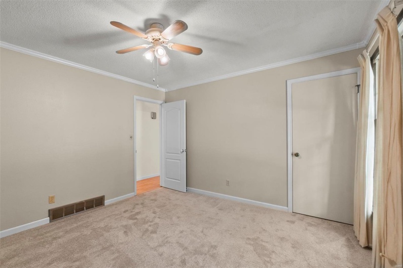 1572 Lexington Avenue, Cape Girardeau, Missouri 63701, 4 Bedrooms Bedrooms, 12 Rooms Rooms,3 BathroomsBathrooms,Residential,For Sale,Lexington,MAR25029463