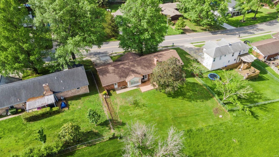 1572 Lexington Avenue, Cape Girardeau, Missouri 63701, 4 Bedrooms Bedrooms, 12 Rooms Rooms,3 BathroomsBathrooms,Residential,For Sale,Lexington,MAR25029463