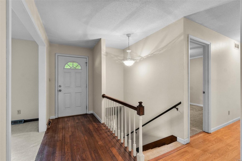 1572 Lexington Avenue, Cape Girardeau, Missouri 63701, 4 Bedrooms Bedrooms, 12 Rooms Rooms,3 BathroomsBathrooms,Residential,For Sale,Lexington,MAR25029463