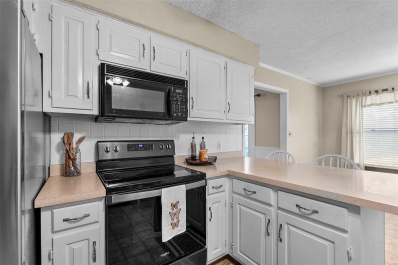 1572 Lexington Avenue, Cape Girardeau, Missouri 63701, 4 Bedrooms Bedrooms, 12 Rooms Rooms,3 BathroomsBathrooms,Residential,For Sale,Lexington,MAR25029463