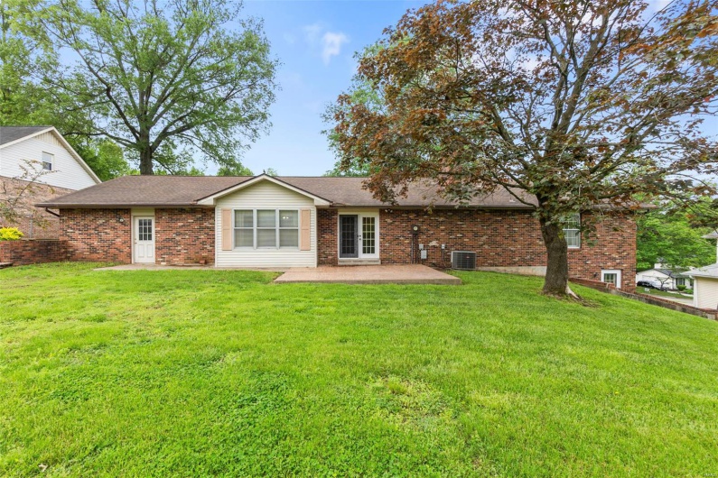 1572 Lexington Avenue, Cape Girardeau, Missouri 63701, 4 Bedrooms Bedrooms, 12 Rooms Rooms,3 BathroomsBathrooms,Residential,For Sale,Lexington,MAR25029463