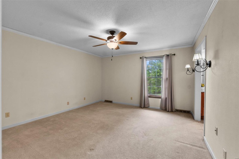 1572 Lexington Avenue, Cape Girardeau, Missouri 63701, 4 Bedrooms Bedrooms, 12 Rooms Rooms,3 BathroomsBathrooms,Residential,For Sale,Lexington,MAR25029463