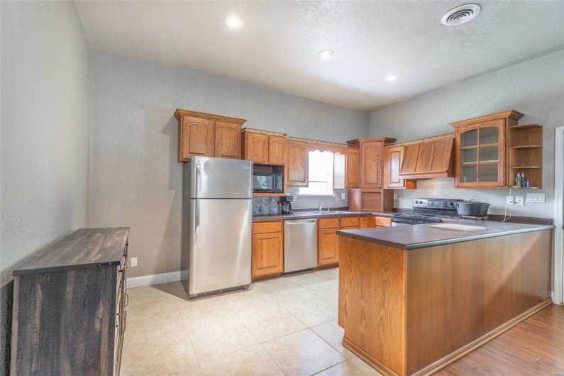 729 County Road 543, Poplar Bluff, Missouri 63901, 1 Bedroom Bedrooms, 5 Rooms Rooms,1 BathroomBathrooms,Residential,For Sale,County Road 543,MAR25029338
