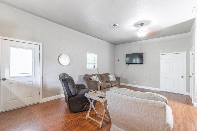 729 County Road 543, Poplar Bluff, Missouri 63901, 1 Bedroom Bedrooms, 5 Rooms Rooms,1 BathroomBathrooms,Residential,For Sale,County Road 543,MAR25029338