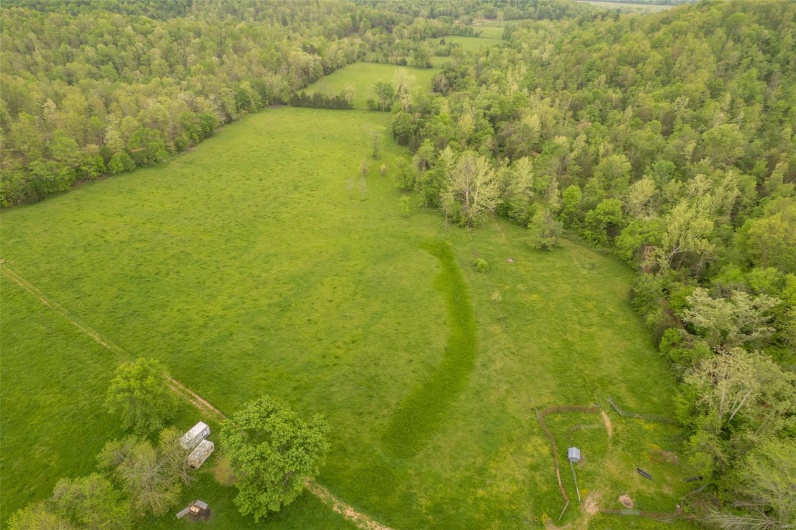Drone / aerial view with a view of trees