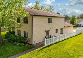 510 Beadle Drive, Carbondale, Illinois 62901, 2 Bedrooms Bedrooms, 0 ,2 BathroomsBathrooms,Residential,For Sale,Beadle,0,RMAEB457820