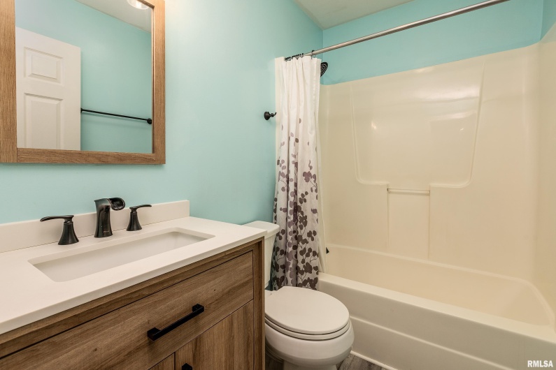 510 Beadle Drive, Carbondale, Illinois 62901, 2 Bedrooms Bedrooms, 0 ,2 BathroomsBathrooms,Residential,For Sale,Beadle,0,RMAEB457820