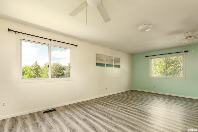 510 Beadle Drive, Carbondale, Illinois 62901, 2 Bedrooms Bedrooms, 0 ,2 BathroomsBathrooms,Residential,For Sale,Beadle,0,RMAEB457820