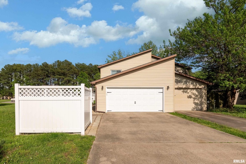 510 Beadle Drive, Carbondale, Illinois 62901, 2 Bedrooms Bedrooms, 0 ,2 BathroomsBathrooms,Residential,For Sale,Beadle,0,RMAEB457820