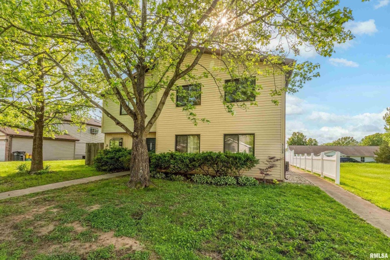 510 Beadle Drive, Carbondale, Illinois 62901, 2 Bedrooms Bedrooms, 0 ,2 BathroomsBathrooms,Residential,For Sale,Beadle,0,RMAEB457820