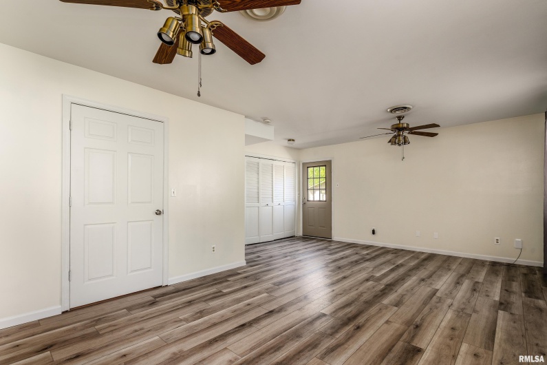 510 Beadle Drive, Carbondale, Illinois 62901, 2 Bedrooms Bedrooms, 0 ,2 BathroomsBathrooms,Residential,For Sale,Beadle,0,RMAEB457820