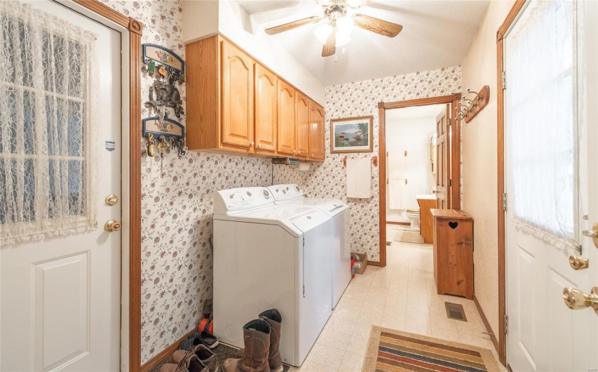 13907 Highway T, Fredericktown, Missouri 63645, 5 Bedrooms Bedrooms, 14 Rooms Rooms,4 BathroomsBathrooms,Farm,For Sale,Highway T,MAR25028986