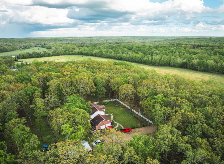 13907 Highway T, Fredericktown, Missouri 63645, 5 Bedrooms Bedrooms, 14 Rooms Rooms,4 BathroomsBathrooms,Farm,For Sale,Highway T,MAR25028986