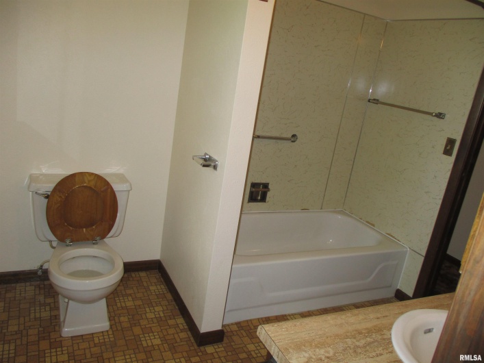 505 JACKSON Street, DeSoto, Illinois 62924, 3 Bedrooms Bedrooms, 0 ,1 BathroomBathrooms,Residential,For Sale,JACKSON,0,RMAEB457821