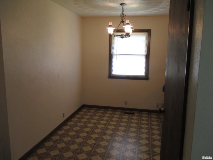 505 JACKSON Street, DeSoto, Illinois 62924, 3 Bedrooms Bedrooms, 0 ,1 BathroomBathrooms,Residential,For Sale,JACKSON,0,RMAEB457821