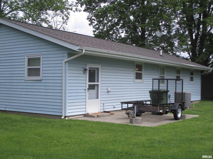 505 JACKSON Street, DeSoto, Illinois 62924, 3 Bedrooms Bedrooms, 0 ,1 BathroomBathrooms,Residential,For Sale,JACKSON,0,RMAEB457821