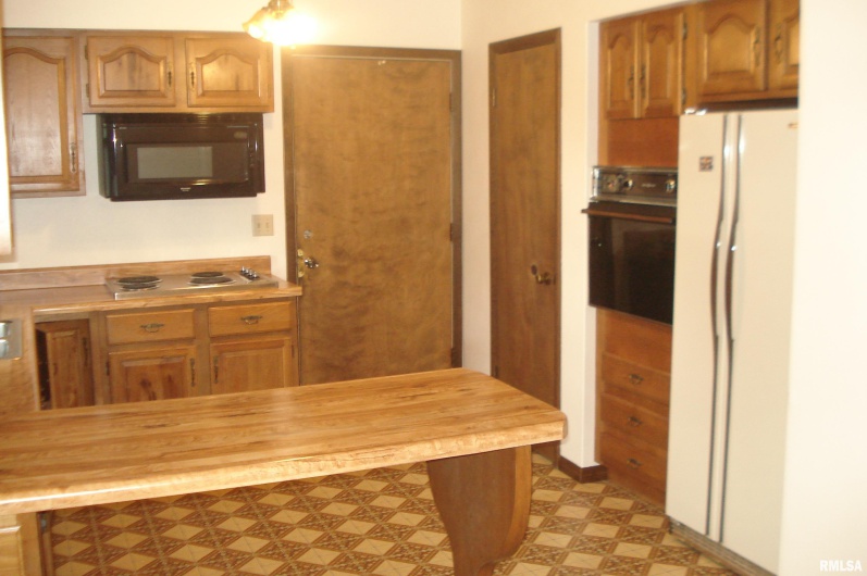 505 JACKSON Street, DeSoto, Illinois 62924, 3 Bedrooms Bedrooms, 0 ,1 BathroomBathrooms,Residential,For Sale,JACKSON,0,RMAEB457821