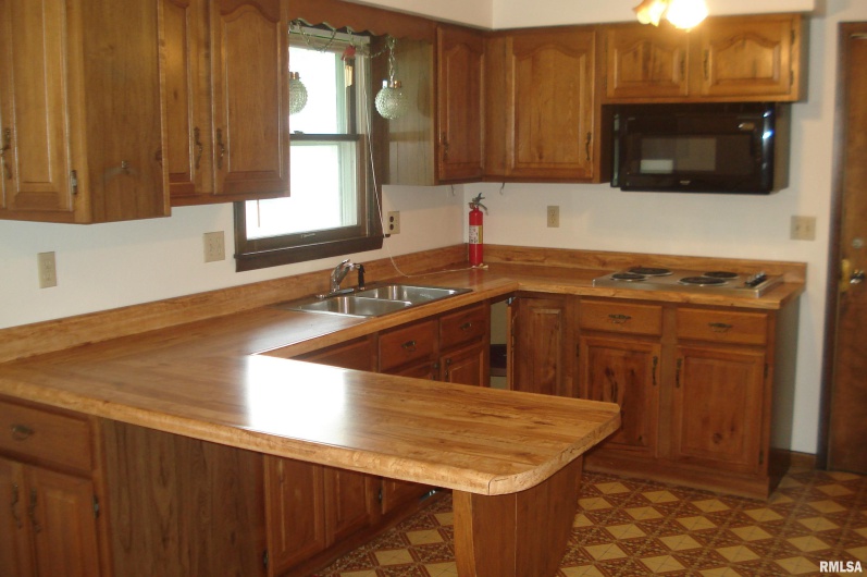 505 JACKSON Street, DeSoto, Illinois 62924, 3 Bedrooms Bedrooms, 0 ,1 BathroomBathrooms,Residential,For Sale,JACKSON,0,RMAEB457821