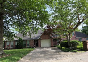 1230 Brookshire Road, Cape Girardeau, Missouri 63701, ,Residential Income,For Sale,Brookshire,MAR25029617