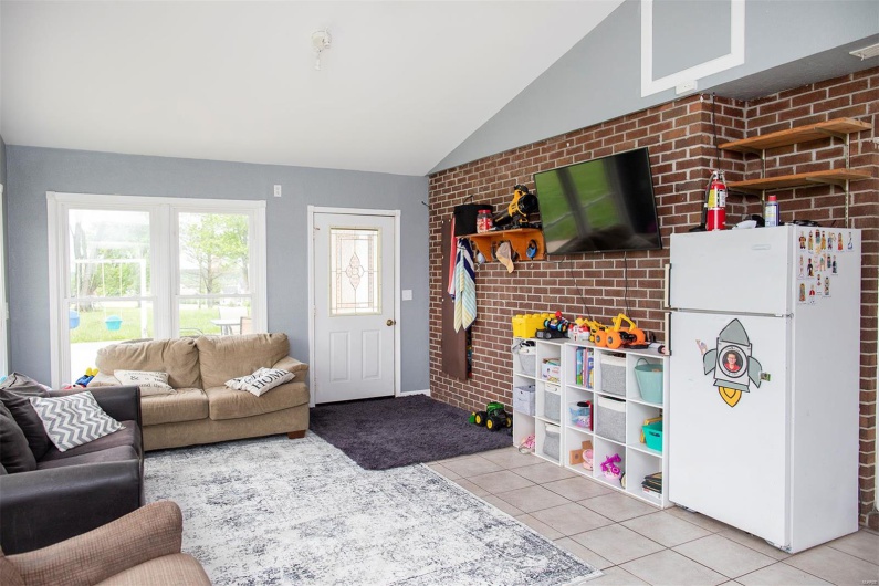 23576 State Route J, St Mary, Missouri 63673, 3 Bedrooms Bedrooms, 10 Rooms Rooms,2 BathroomsBathrooms,Residential,For Sale,State Route J,MAR25029581