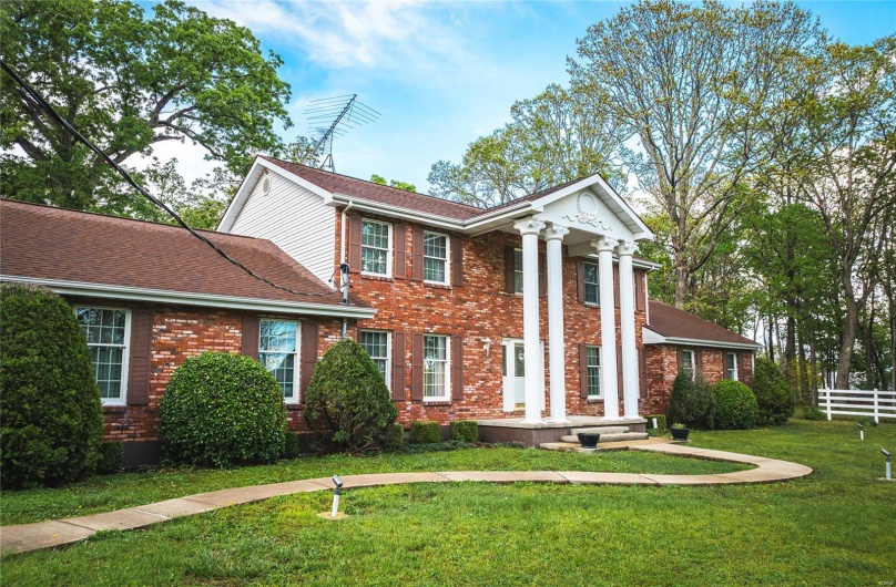 13907 Highway T, Fredericktown, Missouri 63645, 5 Bedrooms Bedrooms, 14 Rooms Rooms,4 BathroomsBathrooms,Farm,For Sale,Highway T,MAR25029407