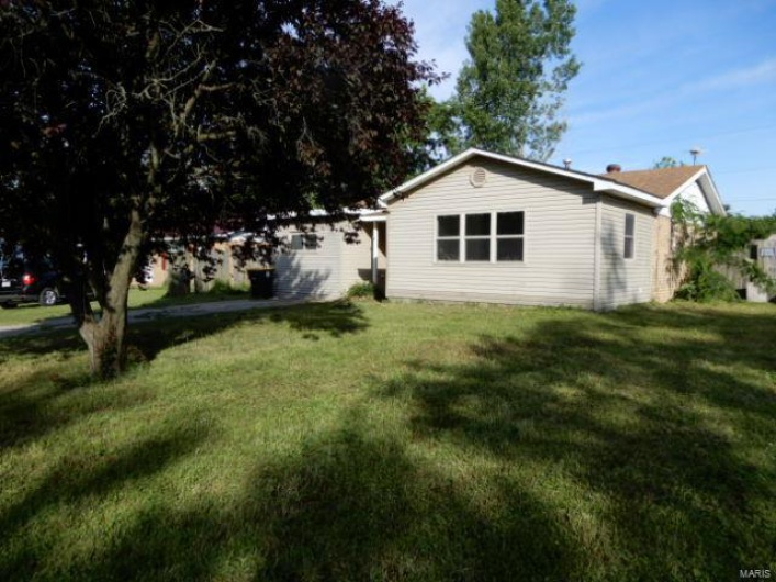 201 Quapaw, Steele, Missouri 63877, 2 Bedrooms Bedrooms, 5 Rooms Rooms,1 BathroomBathrooms,Residential,For Sale,Quapaw,MAR25029689
