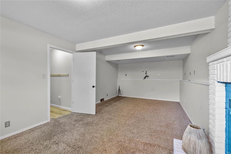 3926 Valley View Lane, Cape Girardeau, Missouri 63701, 3 Bedrooms Bedrooms, 6 Rooms Rooms,2 BathroomsBathrooms,Residential,For Sale,Valley View,MAR25027624