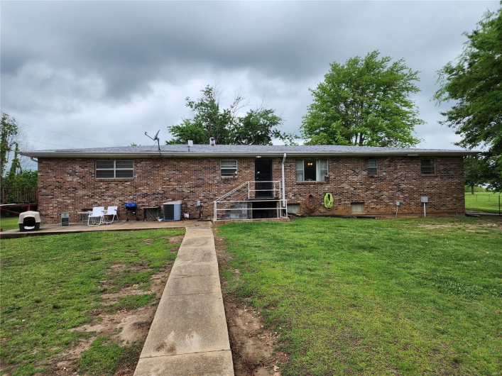 8310 C Hwy, Poplar Bluff, Missouri 63901, 7 Bedrooms Bedrooms, 12 Rooms Rooms,3 BathroomsBathrooms,Residential,For Sale,C Hwy,MAR25029663