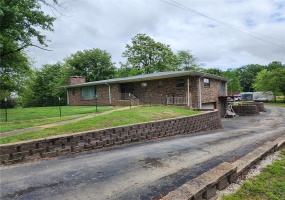 8310 C Hwy, Poplar Bluff, Missouri 63901, 7 Bedrooms Bedrooms, 12 Rooms Rooms,3 BathroomsBathrooms,Residential,For Sale,C Hwy,MAR25029663