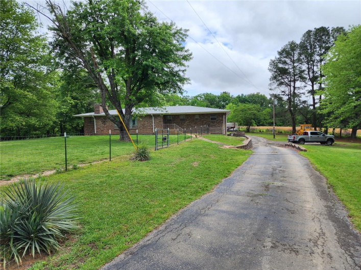 8310 C Hwy, Poplar Bluff, Missouri 63901, 7 Bedrooms Bedrooms, 12 Rooms Rooms,3 BathroomsBathrooms,Residential,For Sale,C Hwy,MAR25029663