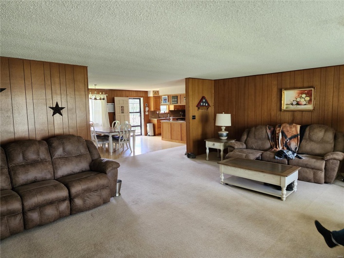 8310 C Hwy, Poplar Bluff, Missouri 63901, 7 Bedrooms Bedrooms, 12 Rooms Rooms,3 BathroomsBathrooms,Residential,For Sale,C Hwy,MAR25029663