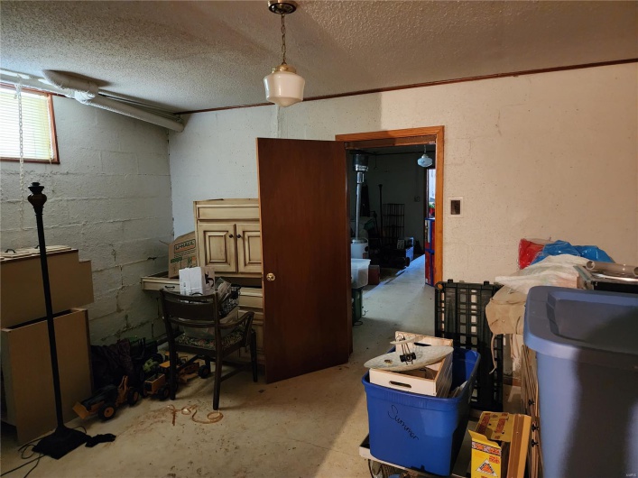 8310 C Hwy, Poplar Bluff, Missouri 63901, 7 Bedrooms Bedrooms, 12 Rooms Rooms,3 BathroomsBathrooms,Residential,For Sale,C Hwy,MAR25029663