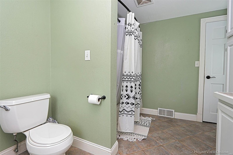 2754 Adeline Avenue, Cape Girardeau, Missouri 63701, 4 Bedrooms Bedrooms, 9 Rooms Rooms,2 BathroomsBathrooms,Residential,For Sale,Adeline,MAR25029314